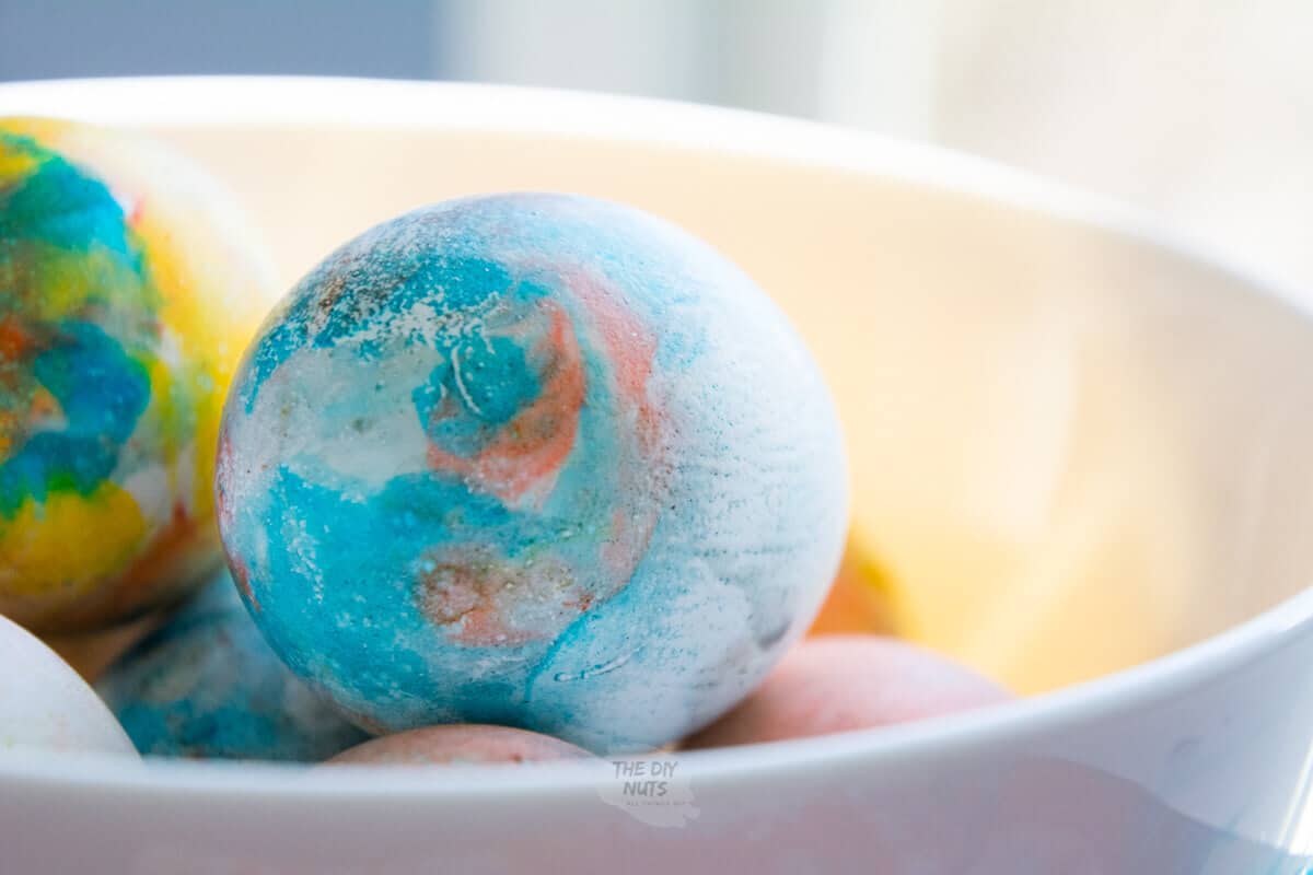 Marbleized Easter egg using cool whip or shaving cream