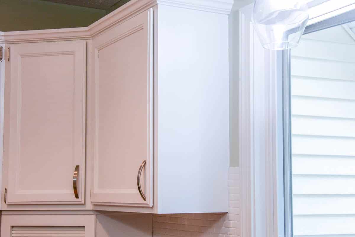 How To Paint Kitchen Cabinets White (Our Best Tips)